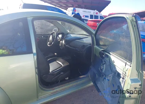 2006 Volkswagen New Beetle 2.5 z USA, uszkodzony, nr VIN 3VWPW31C06M414356